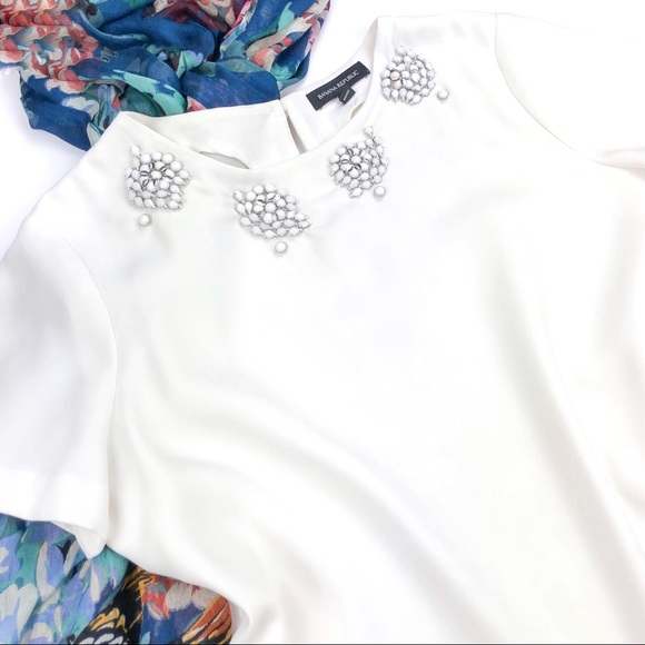 Banana Republic Short Sleeve Top Crepe Embellished - Picture 4 of 8